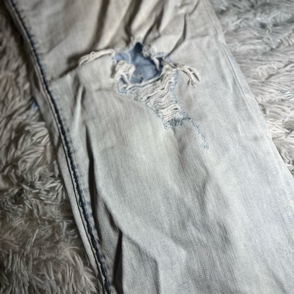 True Religion “Ricky” Relaxed Straight Fit Jeans - Picture 8 of 8